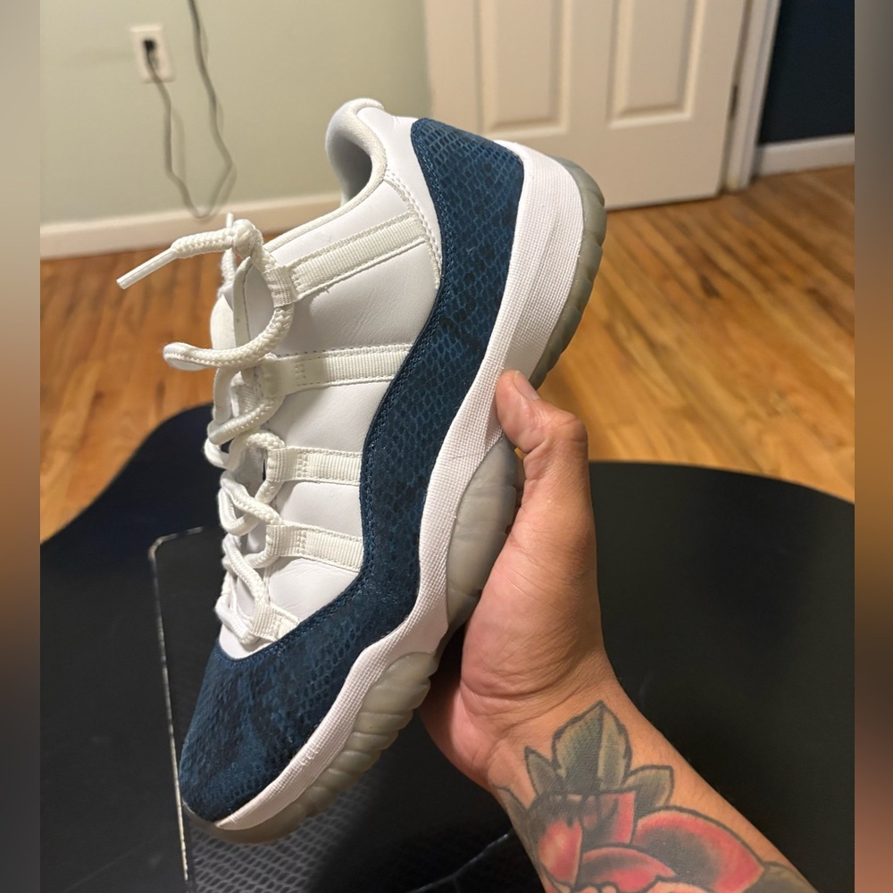 Jordan Retro Low Black Sneakers